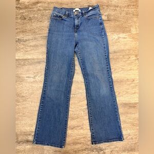 Levi's 512 Perfectly Slimming Bootcut Jeans Size 10 Women’s Med Wash